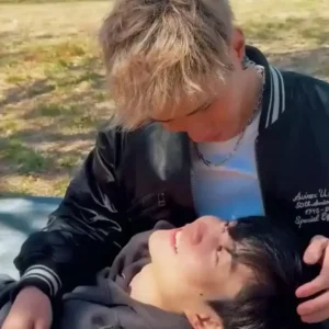 椿 【フル男動画】犬くん【@aaa050101】と桜🌸を見に公園デート&SEX
公園で昼寝したりアイスクリームを食べたり、イチャイチャし:myfansまとめ
